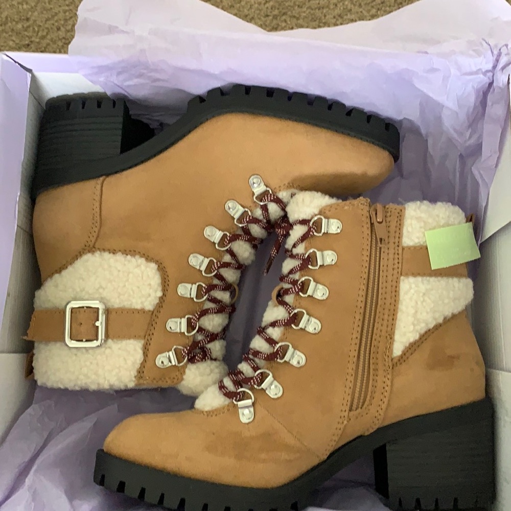 Madden girl size 8 women’s hiker boots